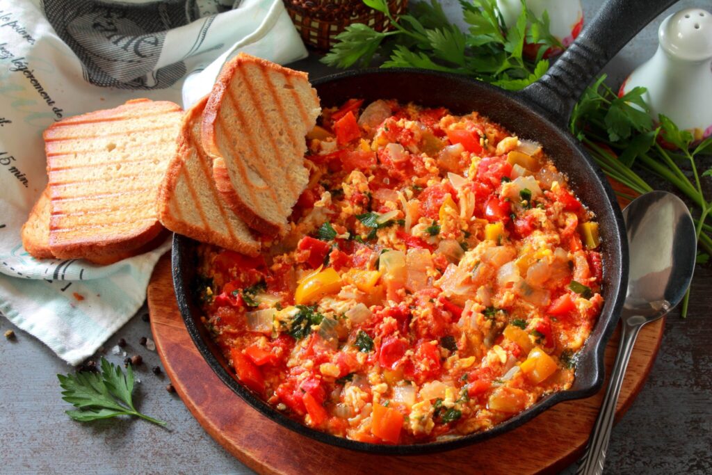 photo Menemann - Turkish dish with vegetables and eggs