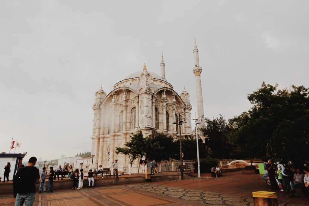 Ortakoy Promenade overlooking Ortaköy Mosque and overlooking the Bosphorus Strait in Turkey