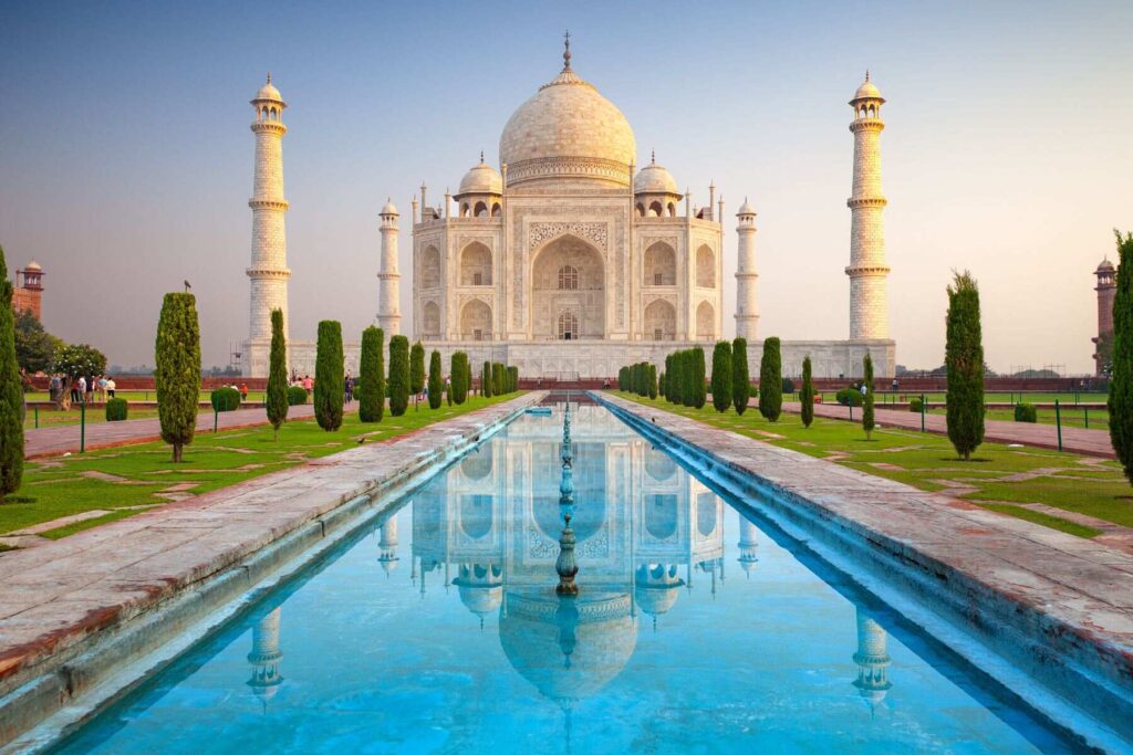 A photo of a beautiful view of one of India's major landmarks, the Taj Mahal in Agra